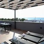 K3-penthouse With Sea View And Heated Pool شقة *